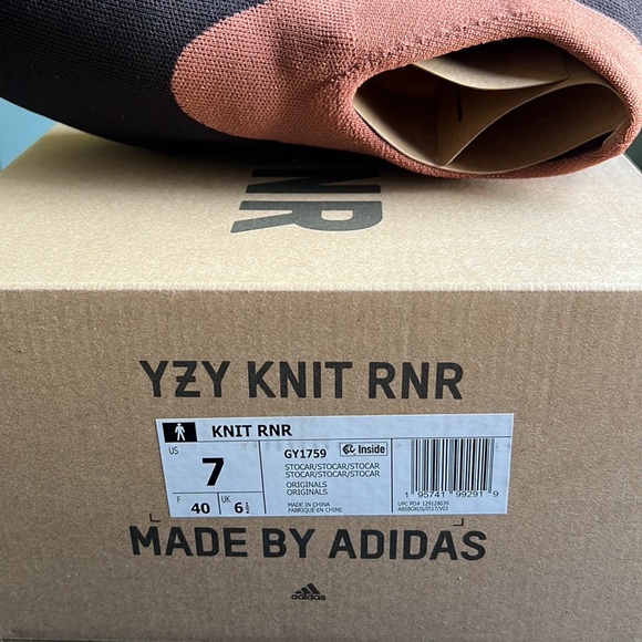 Yeezy Knit Runner - Picture 5 of 5